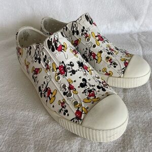 NATIVE Shoes Kids Size J2 Disney Jefferson Mickey Mouse Print All Over Water